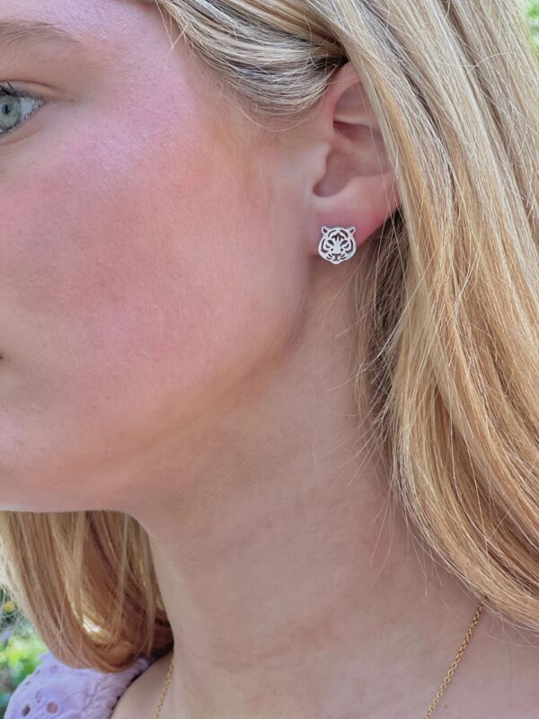 Tiger-earrings-silver-stud-tiger-earrings.jpeg Tiger-earrings-silver-stud-tiger-earrings.jpeg