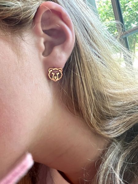 Gold stud earrings Gold stud earrings